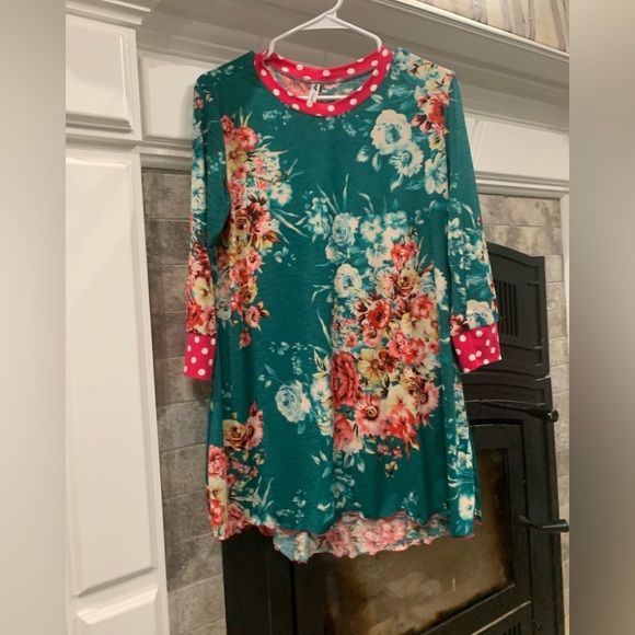 LusiaLove Tops - Cute Top!